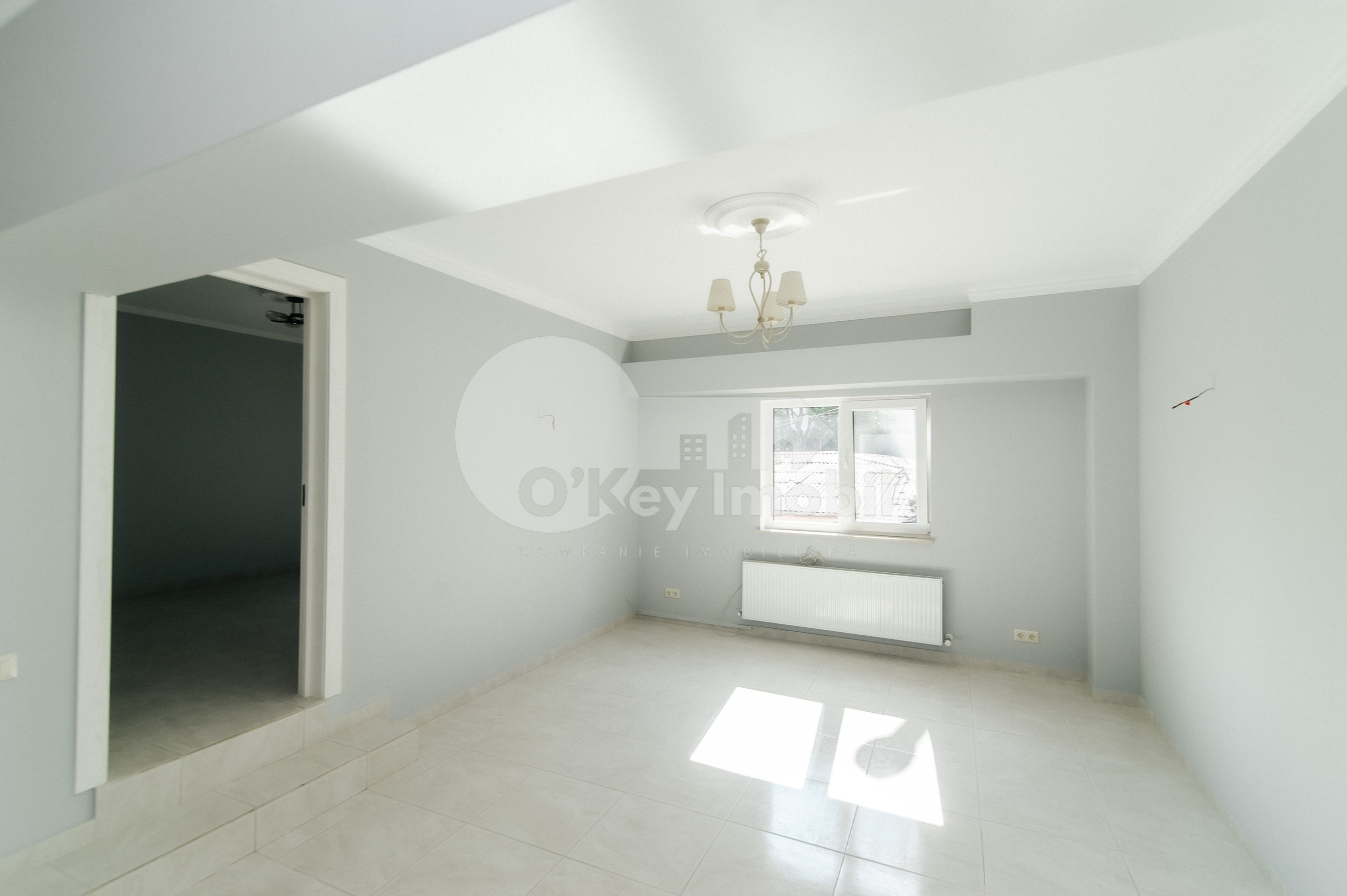 Oficiu, Centru, ROMANĂ