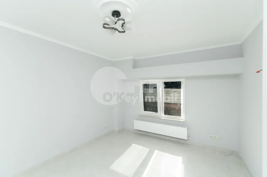 Oficiu, Centru, ROMANĂ