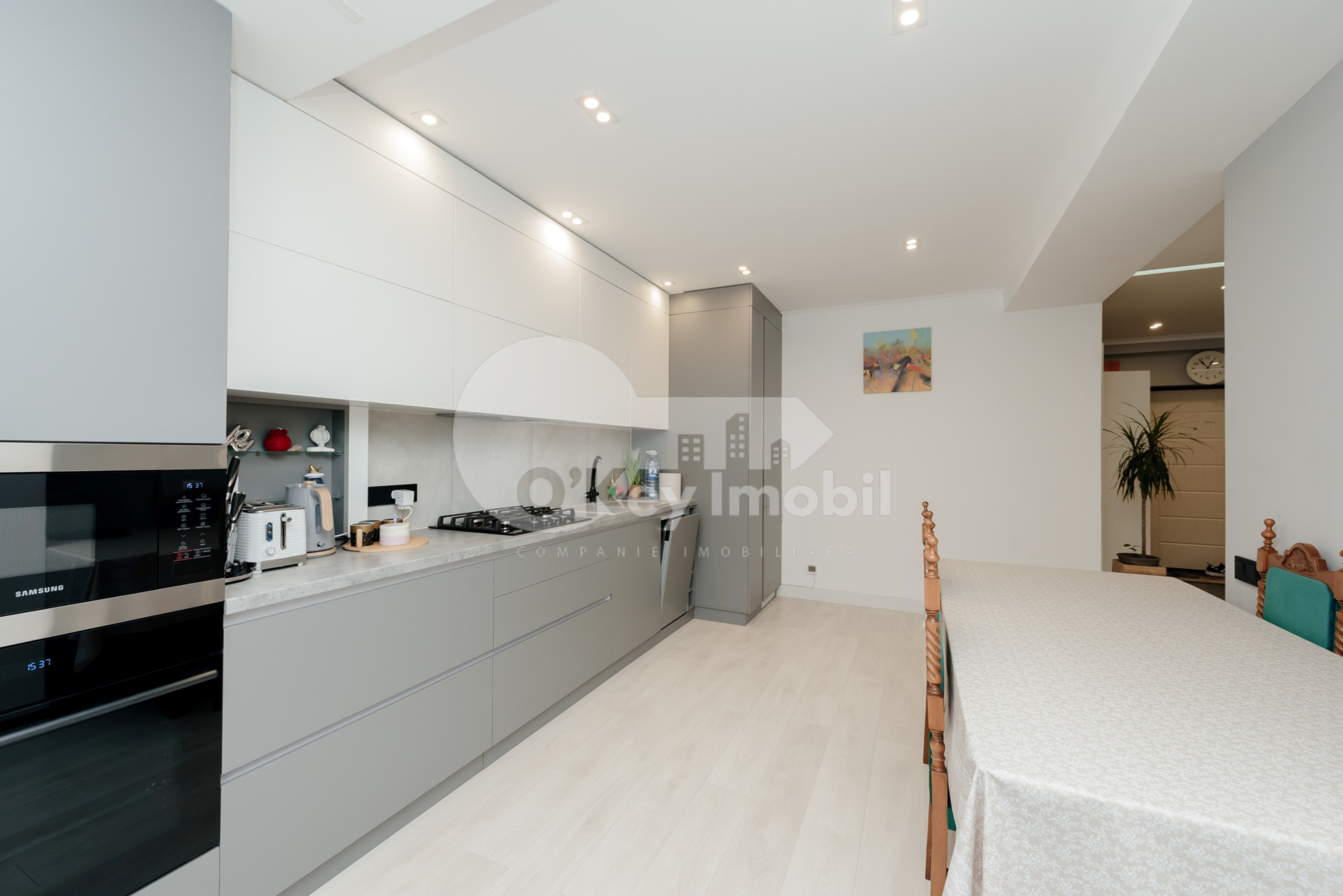 Apartament, Buiucani, LIVIU DELEANU