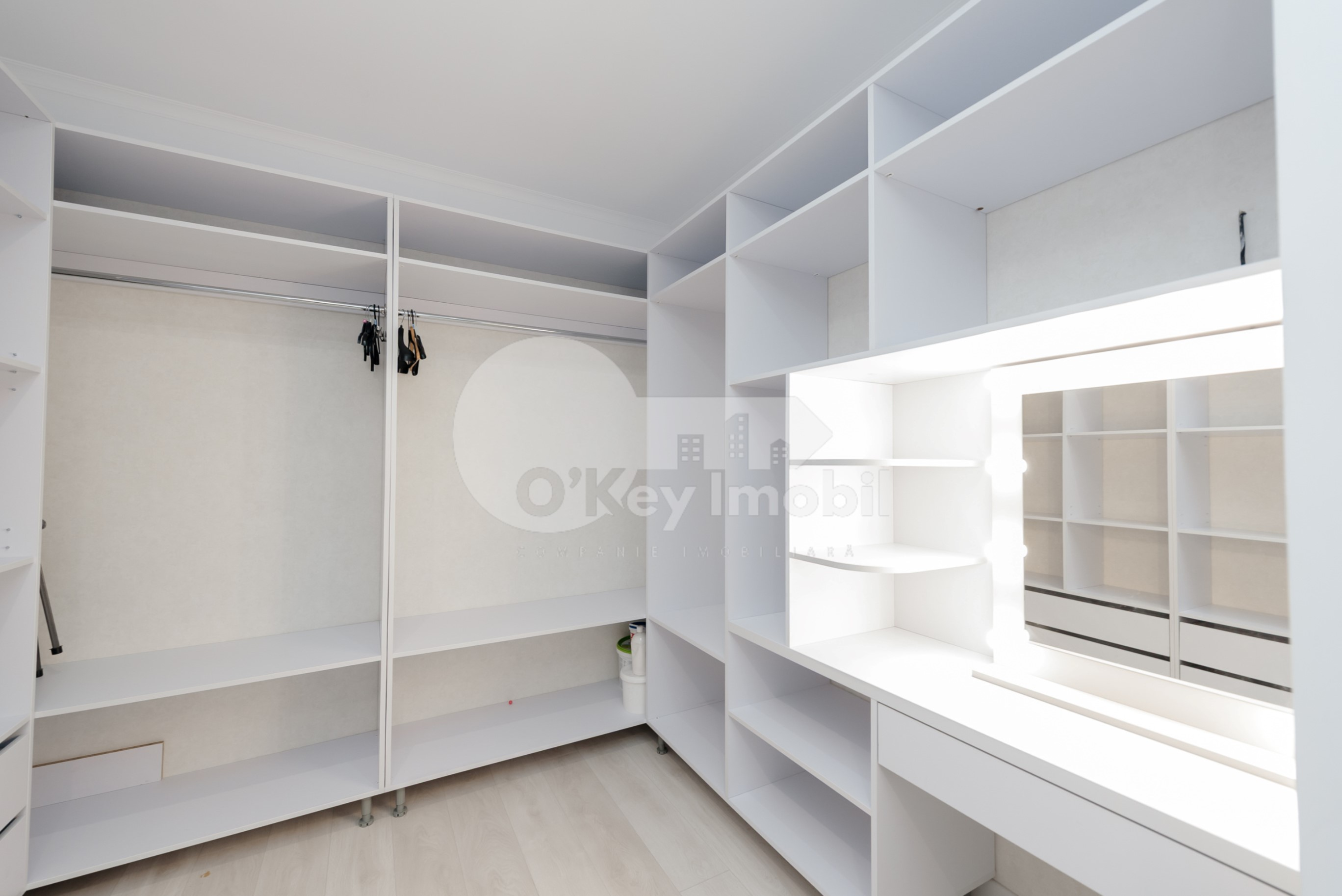 Apartament, Buiucani, LIVIU DELEANU