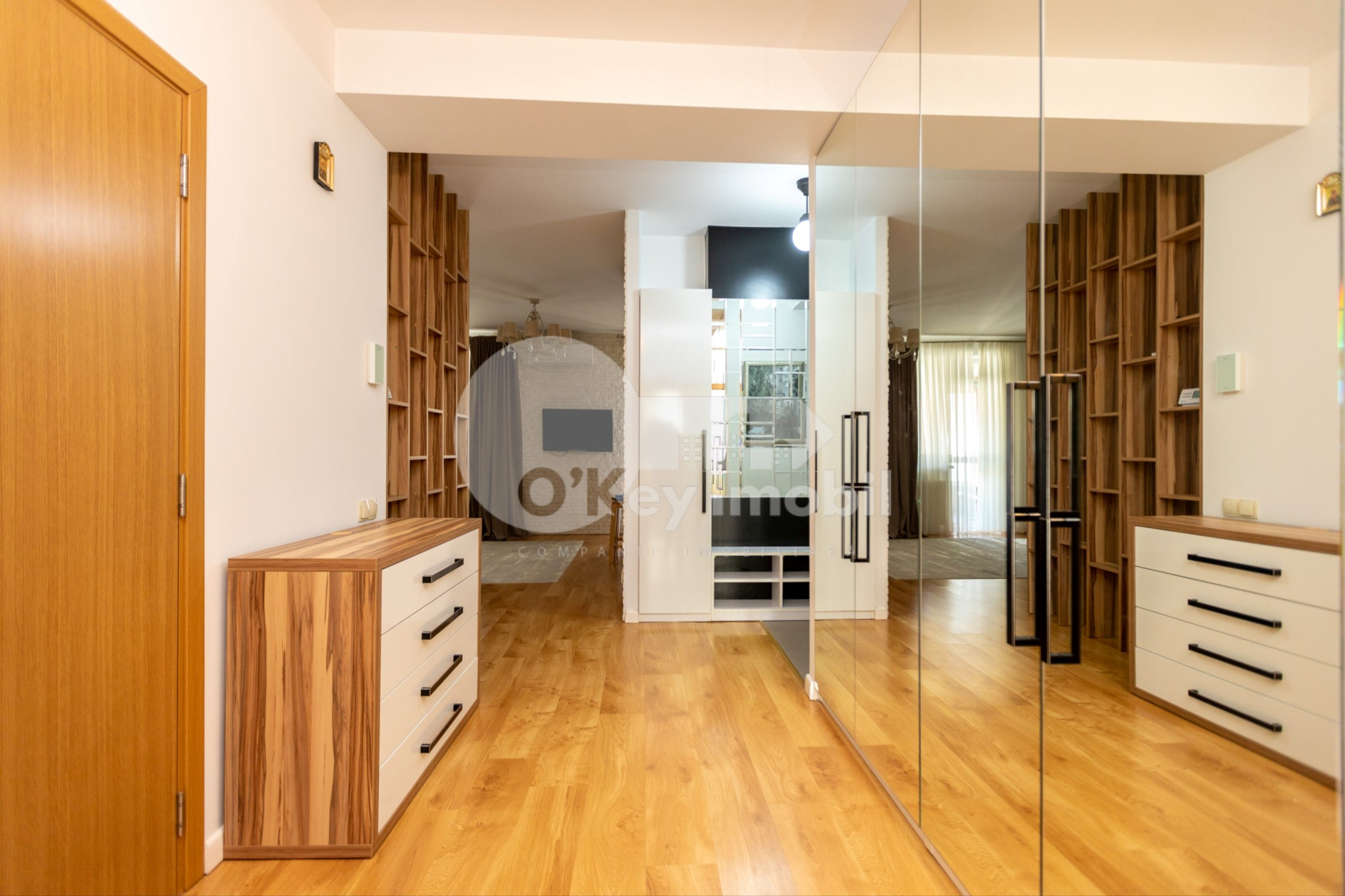 Apartament, Centru, CONSTANTIN VÂRNAV