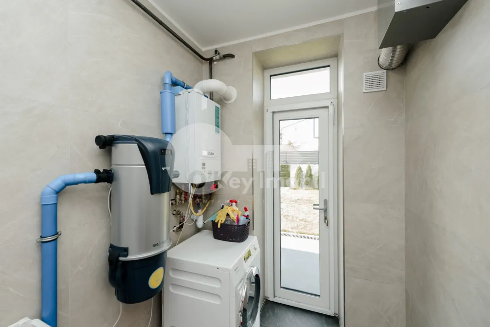 Дом, ЯЛОВЕНЫ