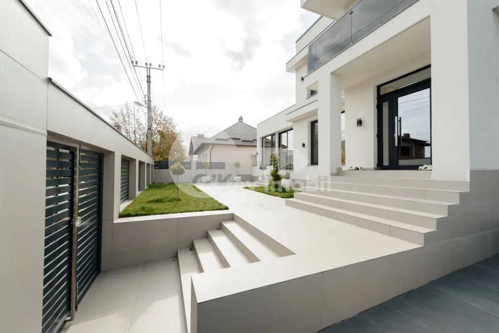 Дом, ЯЛОВЕНЫ