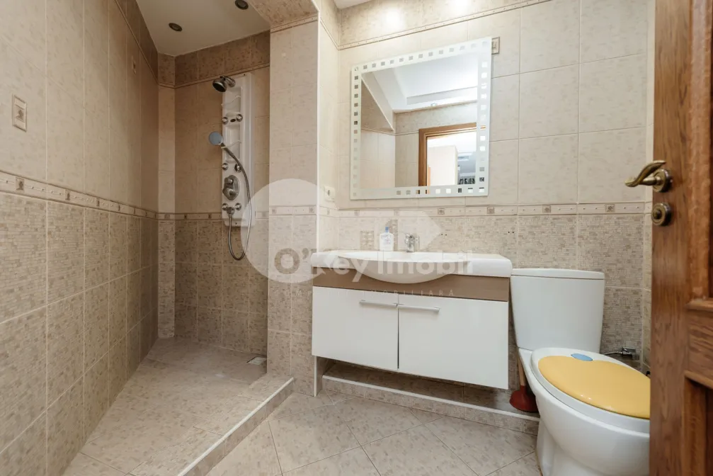 Дом, Ботаника, ПЛАЮЛУЙ