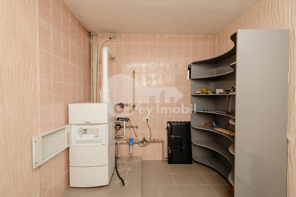 Дом, Ботаника, ПЛАЮЛУЙ