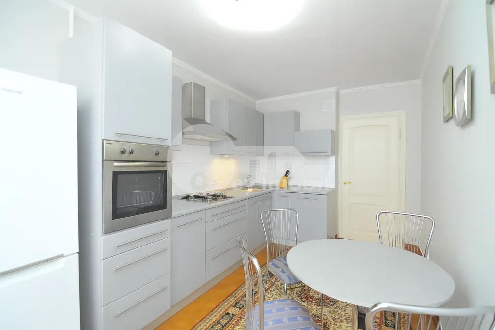 Apartament, Centru, PETRU MOVILĂ