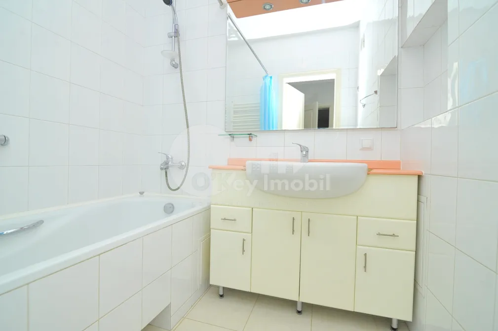 Apartament, Centru, PETRU MOVILĂ