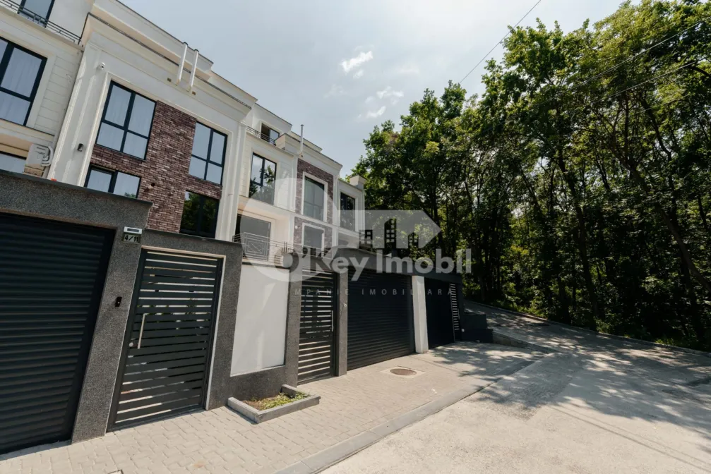 Таунхаус, ДУРЛЕШТЫ