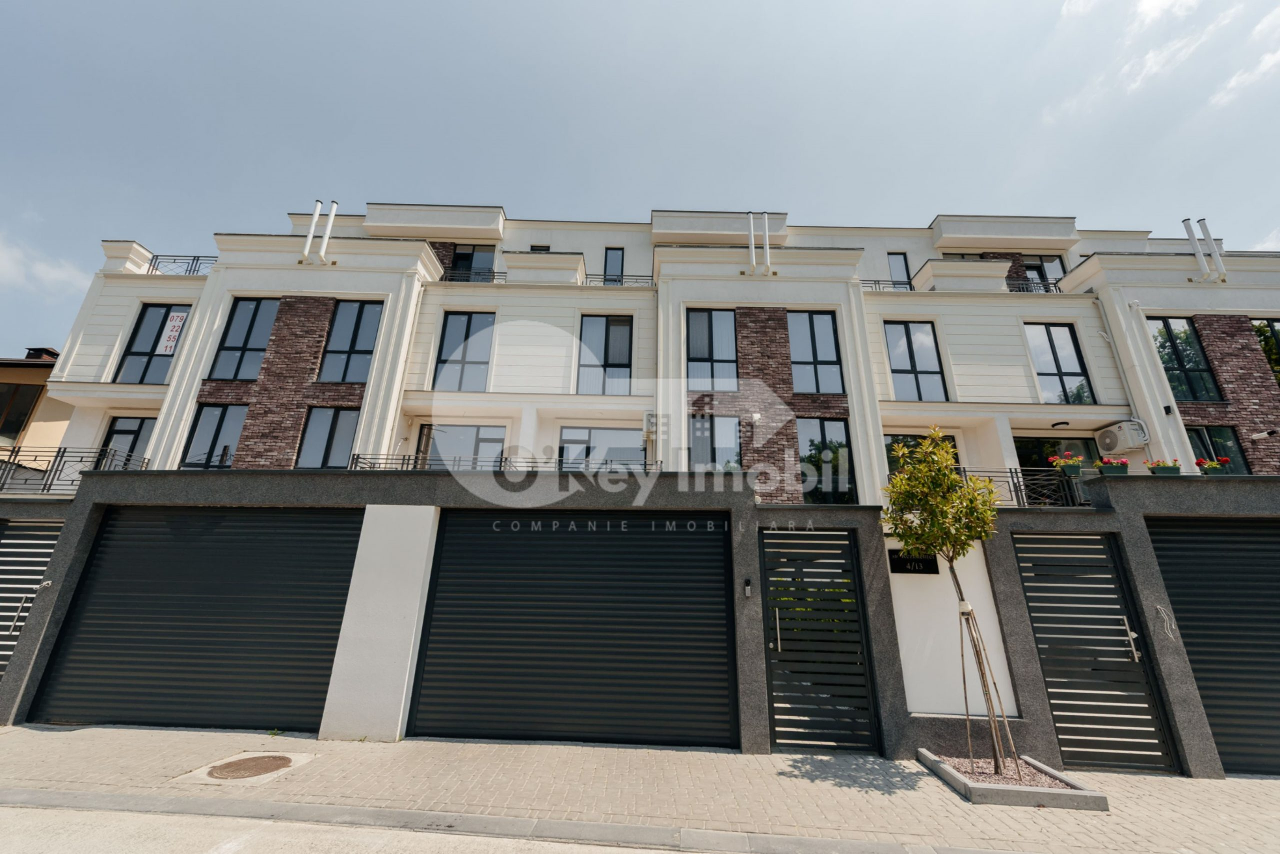 Townhouse, DURLEȘTI