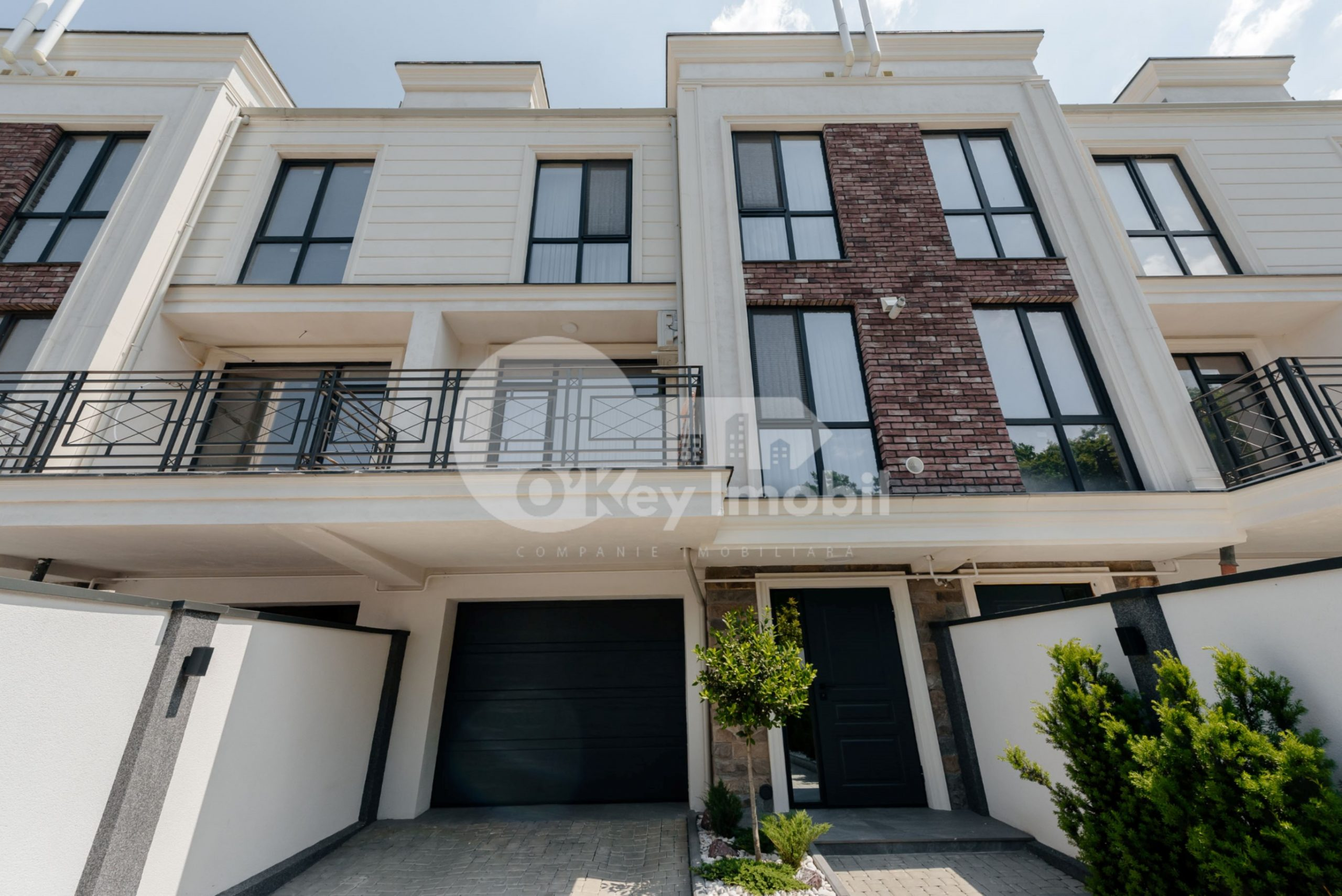 Townhouse, DURLEȘTI