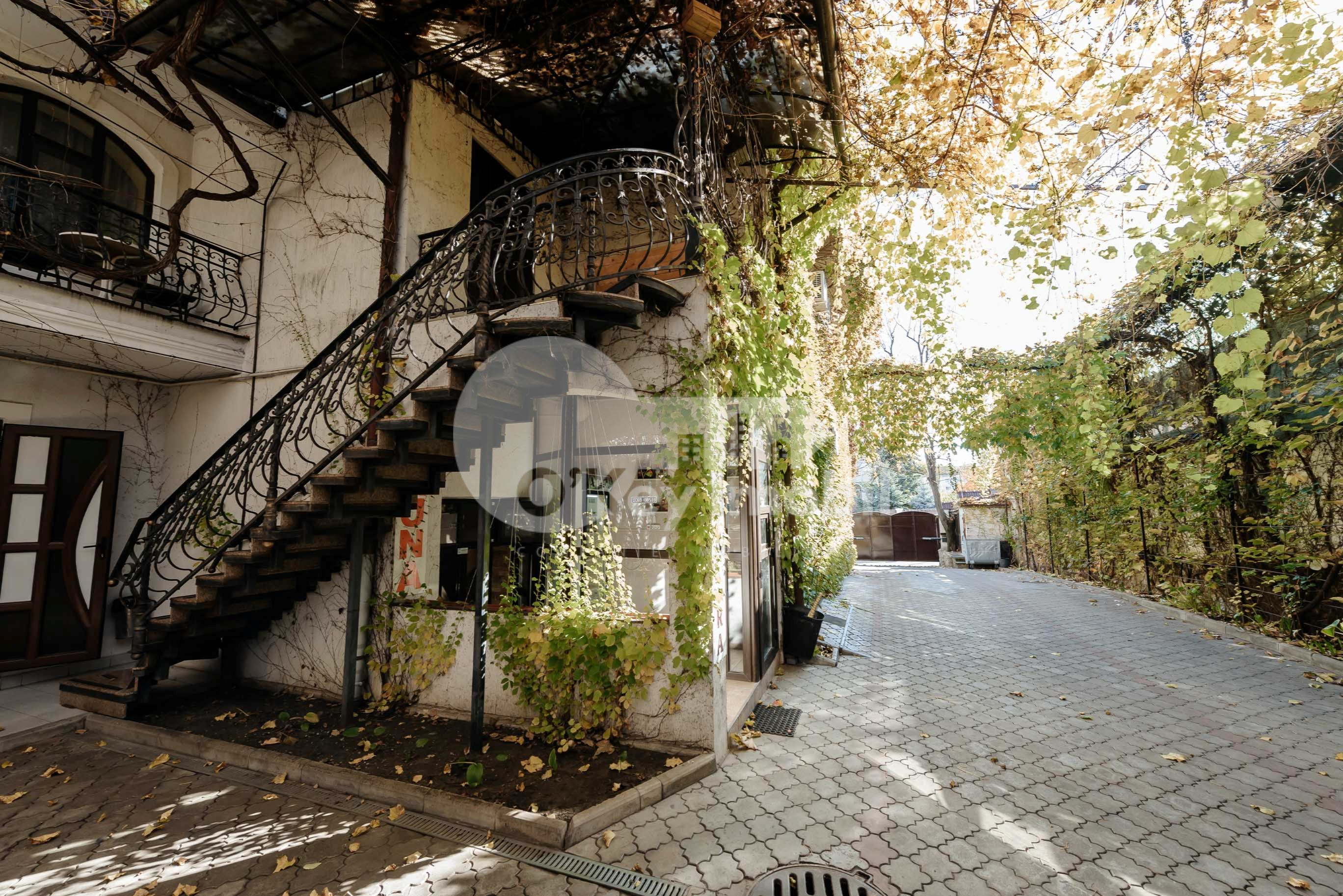 Spațiu comercial, Centru, VALERIU CUPCEA