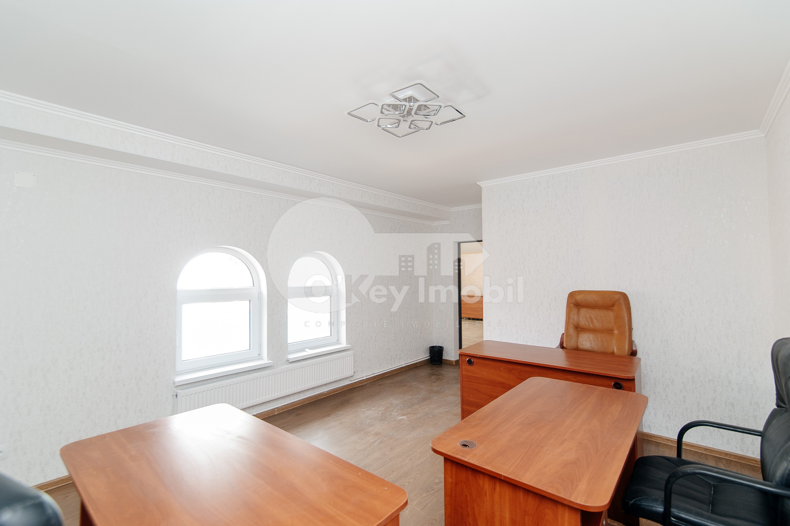 Oficiu, Centru, PETRU MOVILĂ