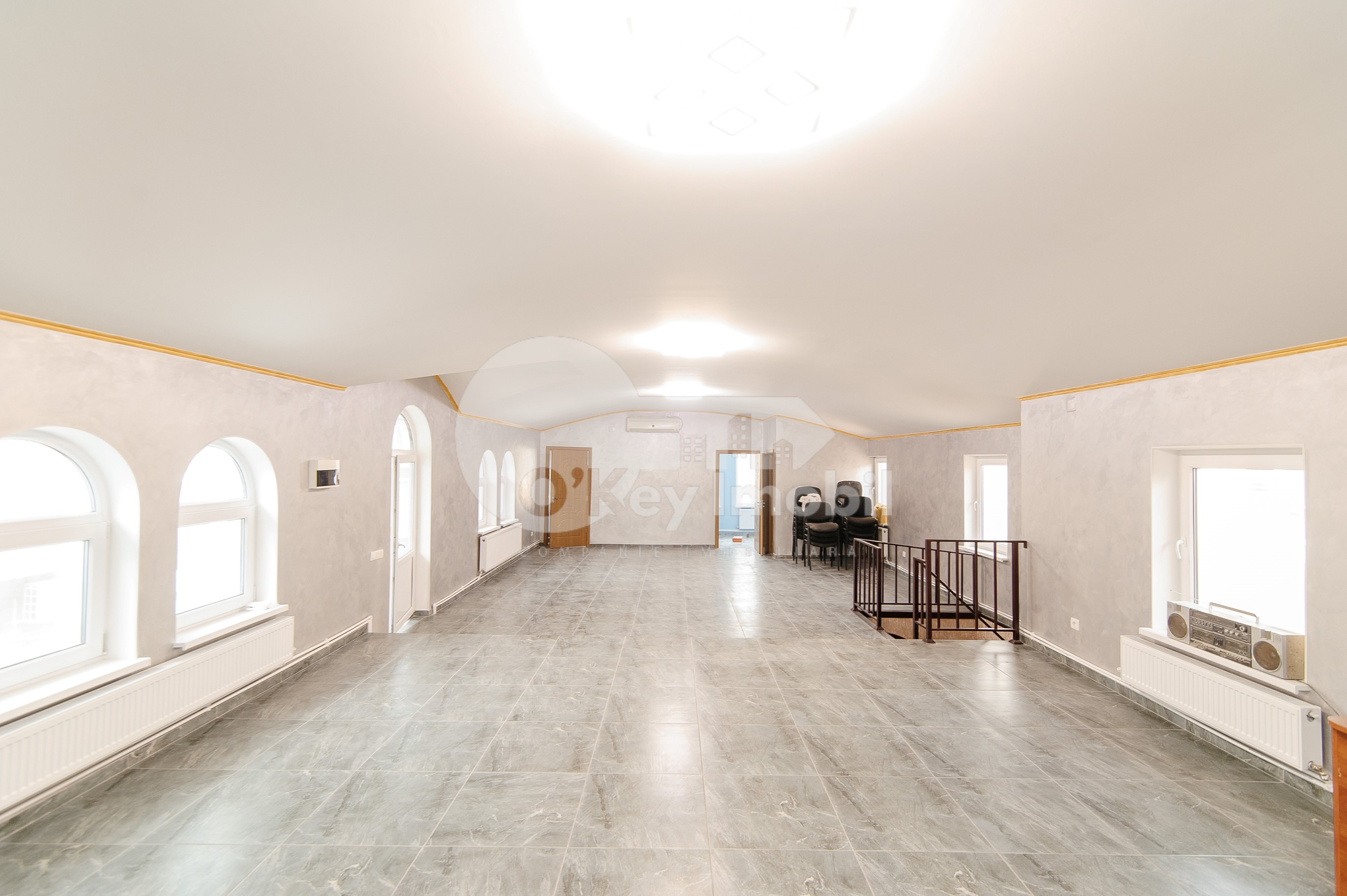 Oficiu, Centru, PETRU MOVILĂ