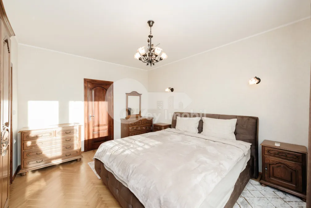 Apartament, Centru, PETRU RAREȘ