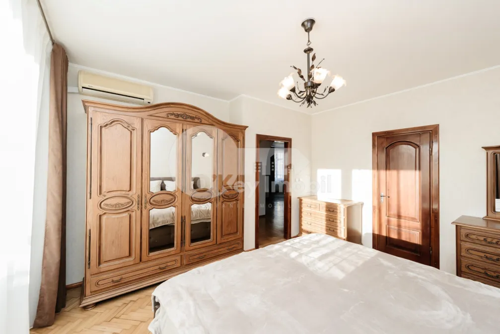 Apartament, Centru, PETRU RAREȘ