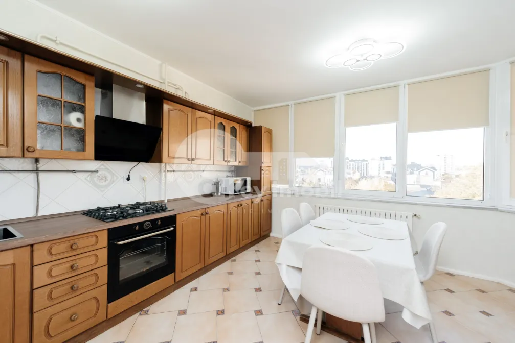 Apartament, Centru, PETRU RAREȘ