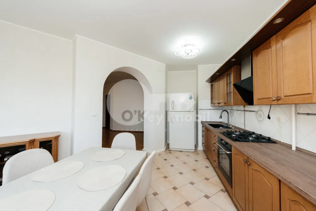 Apartament, Centru, PETRU RAREȘ