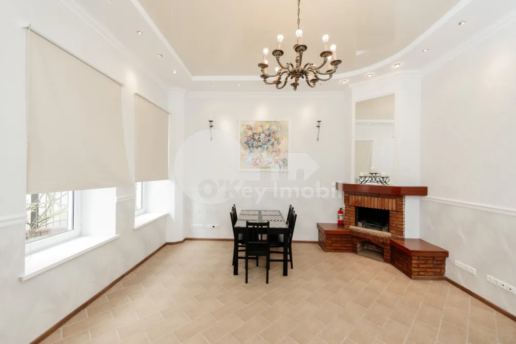 Oficiu, Centru, ALEXEI ȘCIUSEV