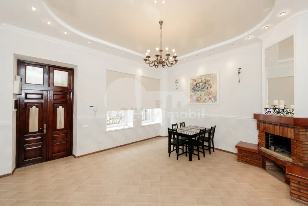 Oficiu, Centru, ALEXEI ȘCIUSEV