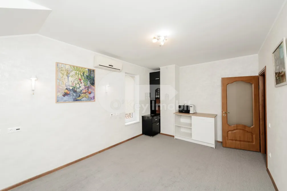 Oficiu, Centru, ALEXEI ȘCIUSEV