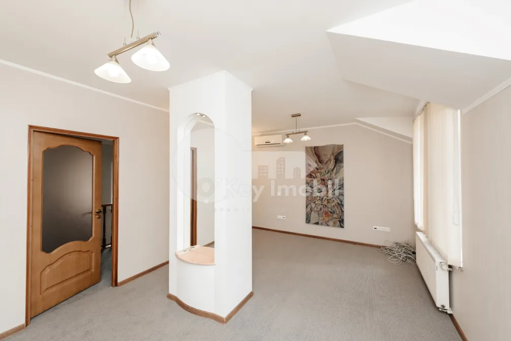 Oficiu, Centru, ALEXEI ȘCIUSEV