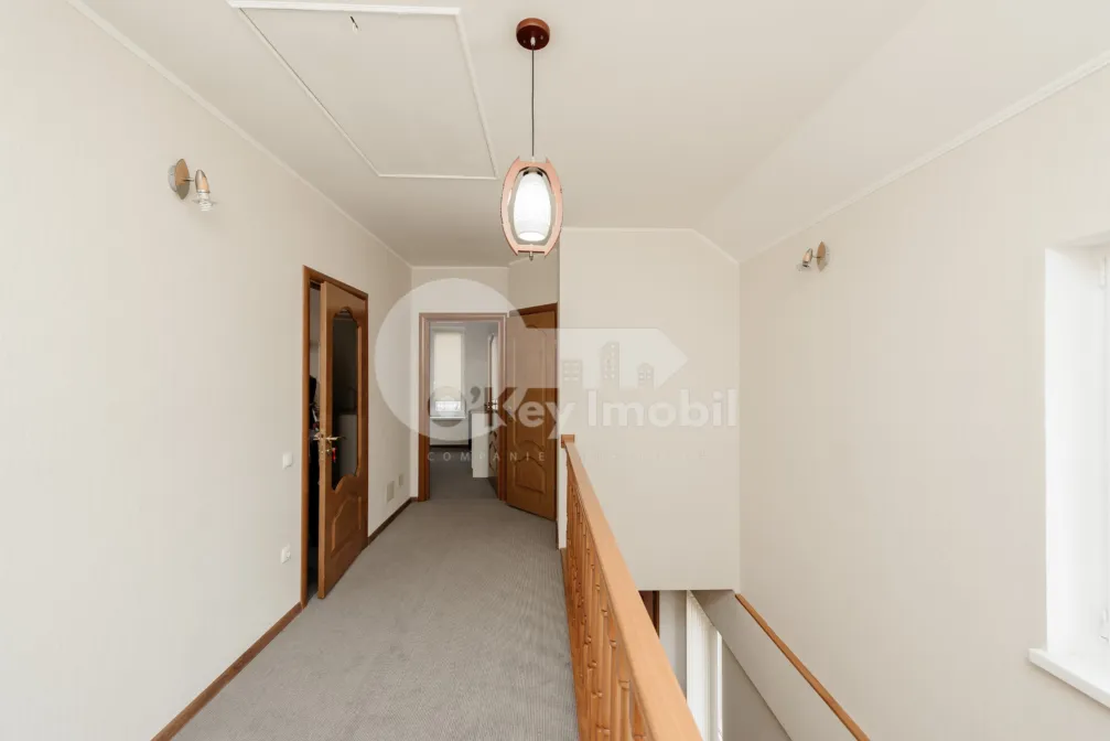 Oficiu, Centru, ALEXEI ȘCIUSEV