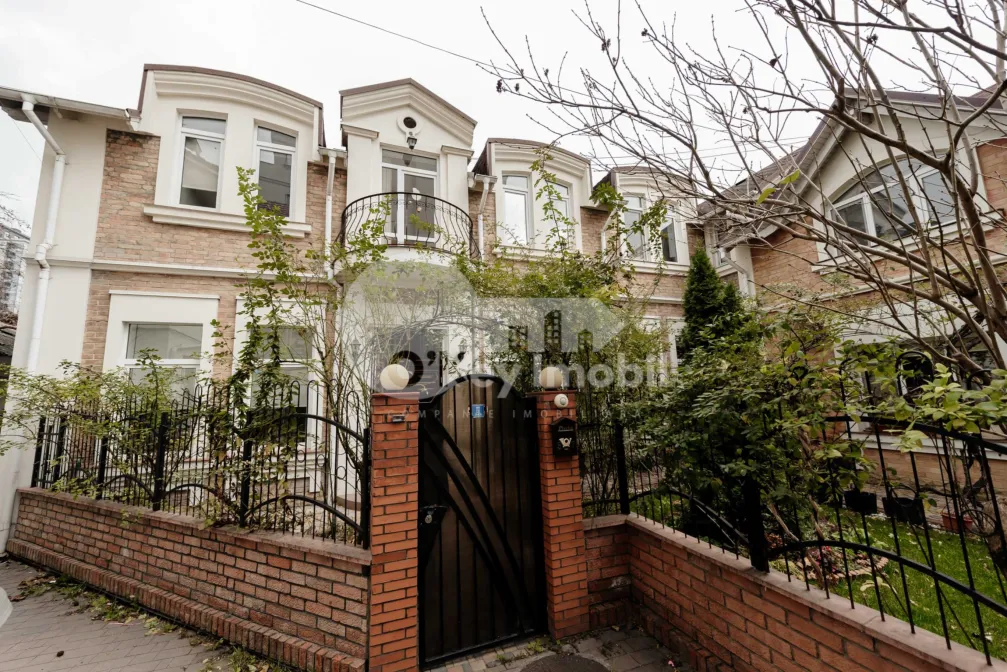 Oficiu, Centru, ALEXEI ȘCIUSEV