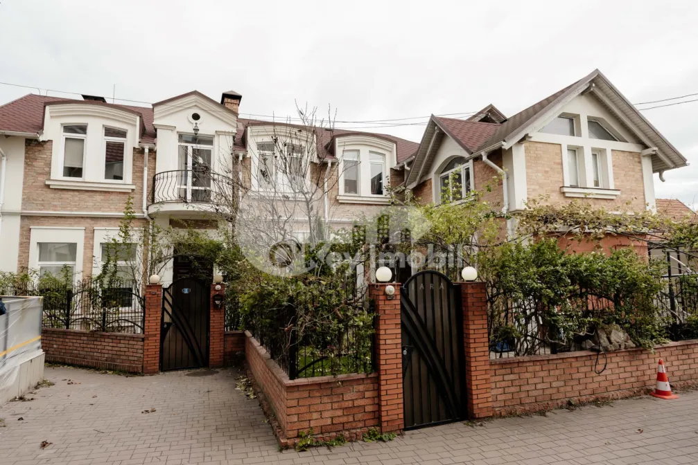 Oficiu, Centru, ALEXEI ȘCIUSEV