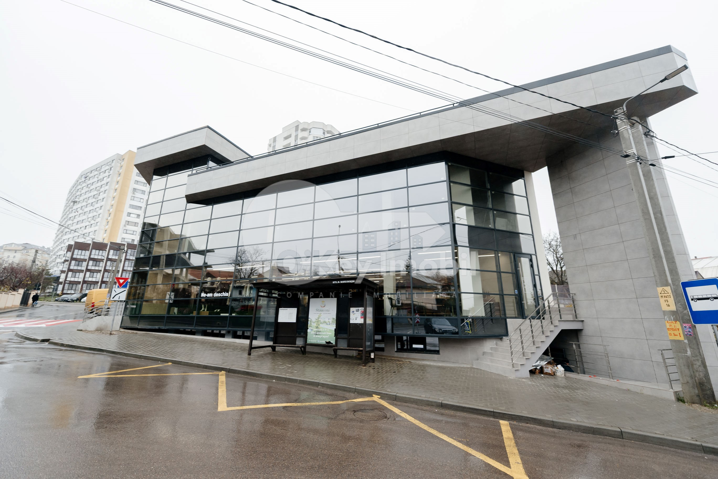 Spațiu comercial, STĂUCENI