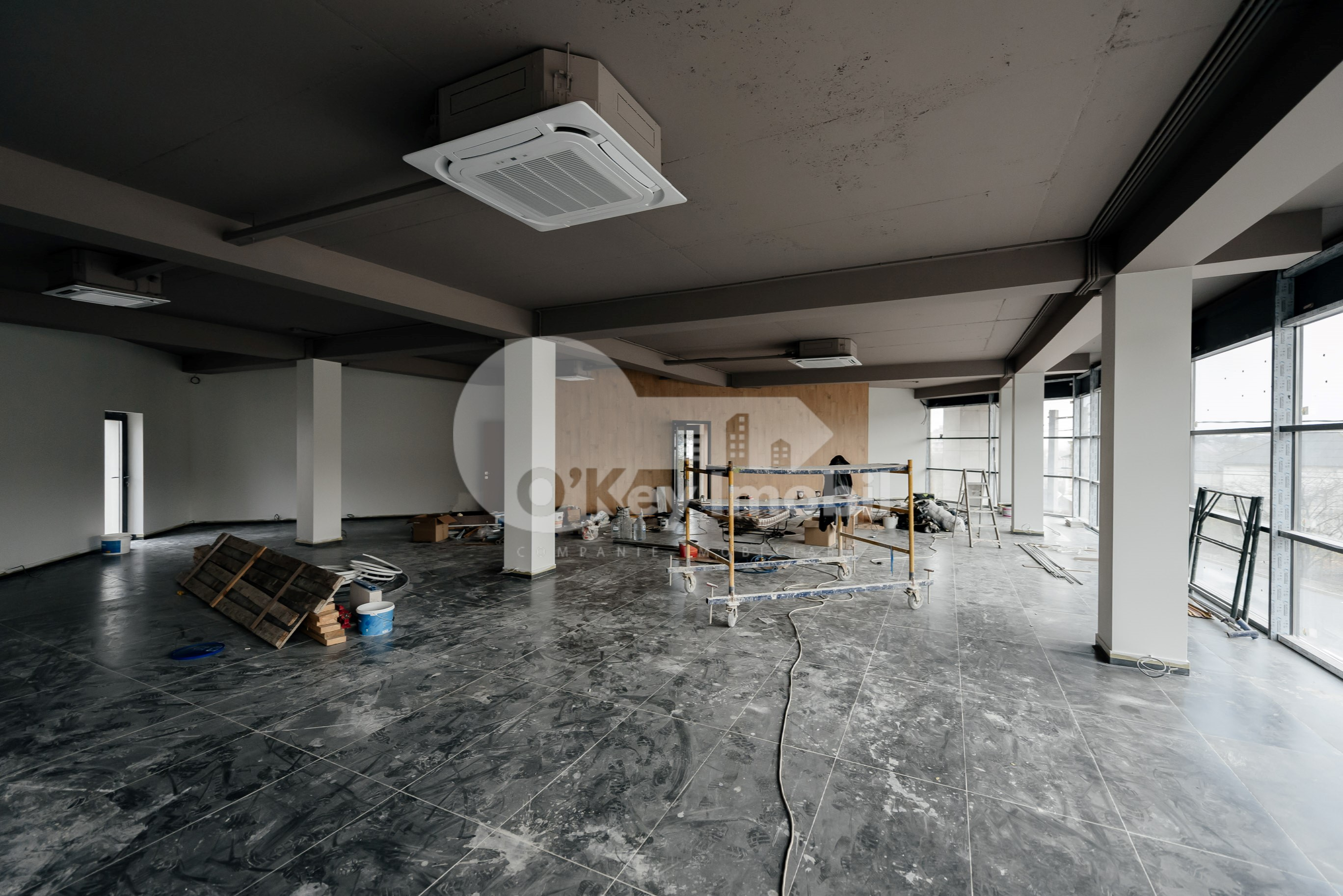 Spațiu comercial, STĂUCENI