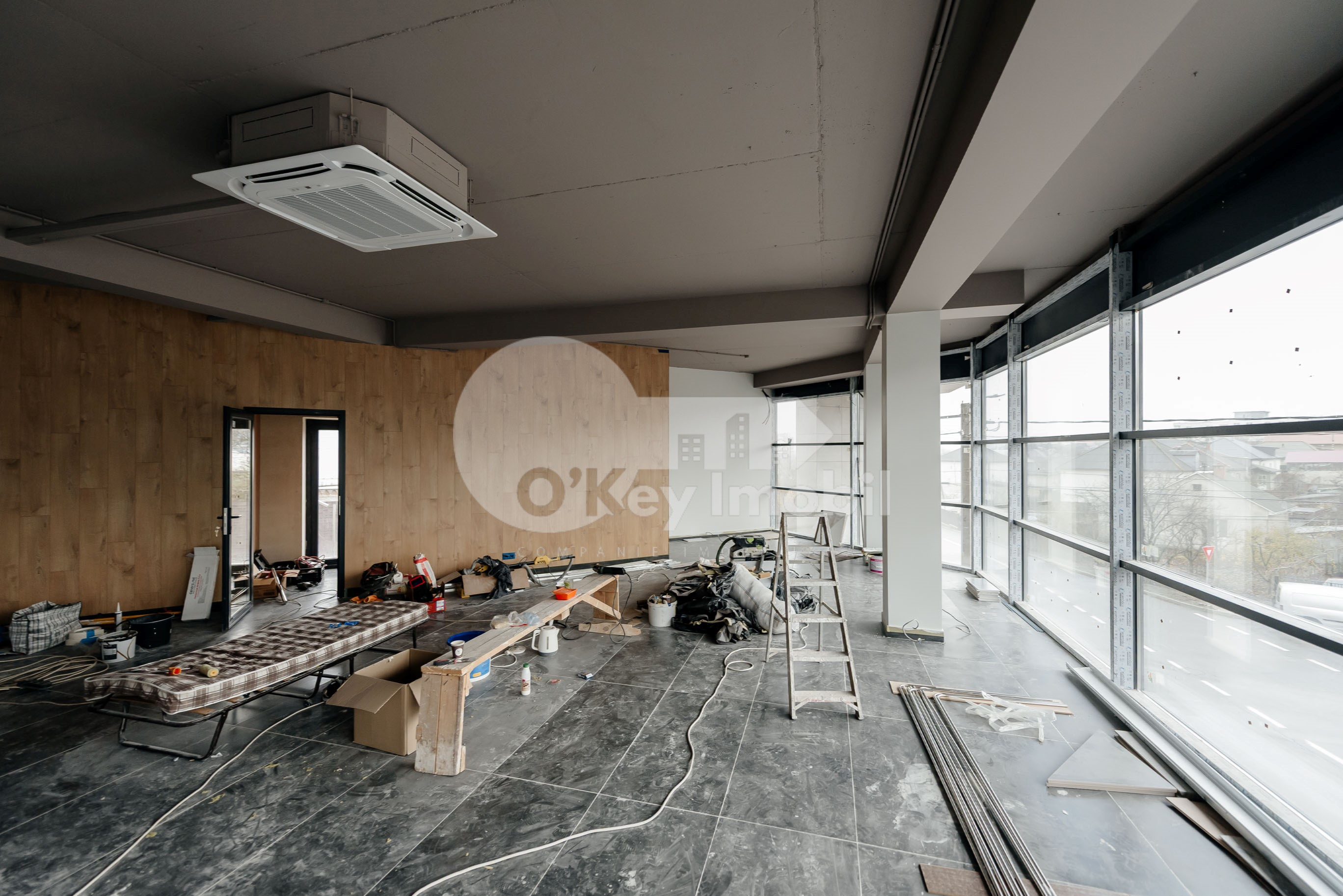 Spațiu comercial, STĂUCENI