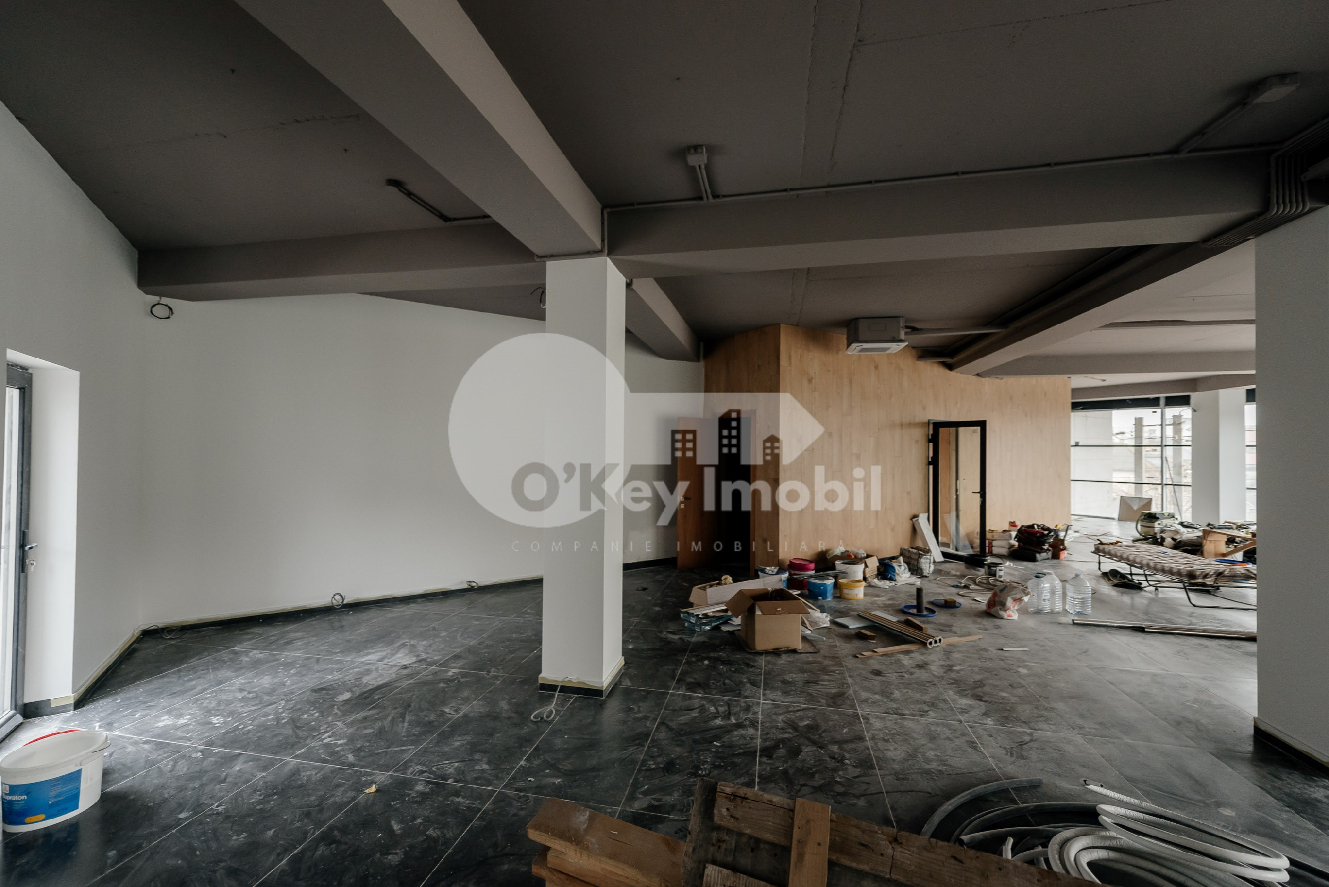 Spațiu comercial, STĂUCENI