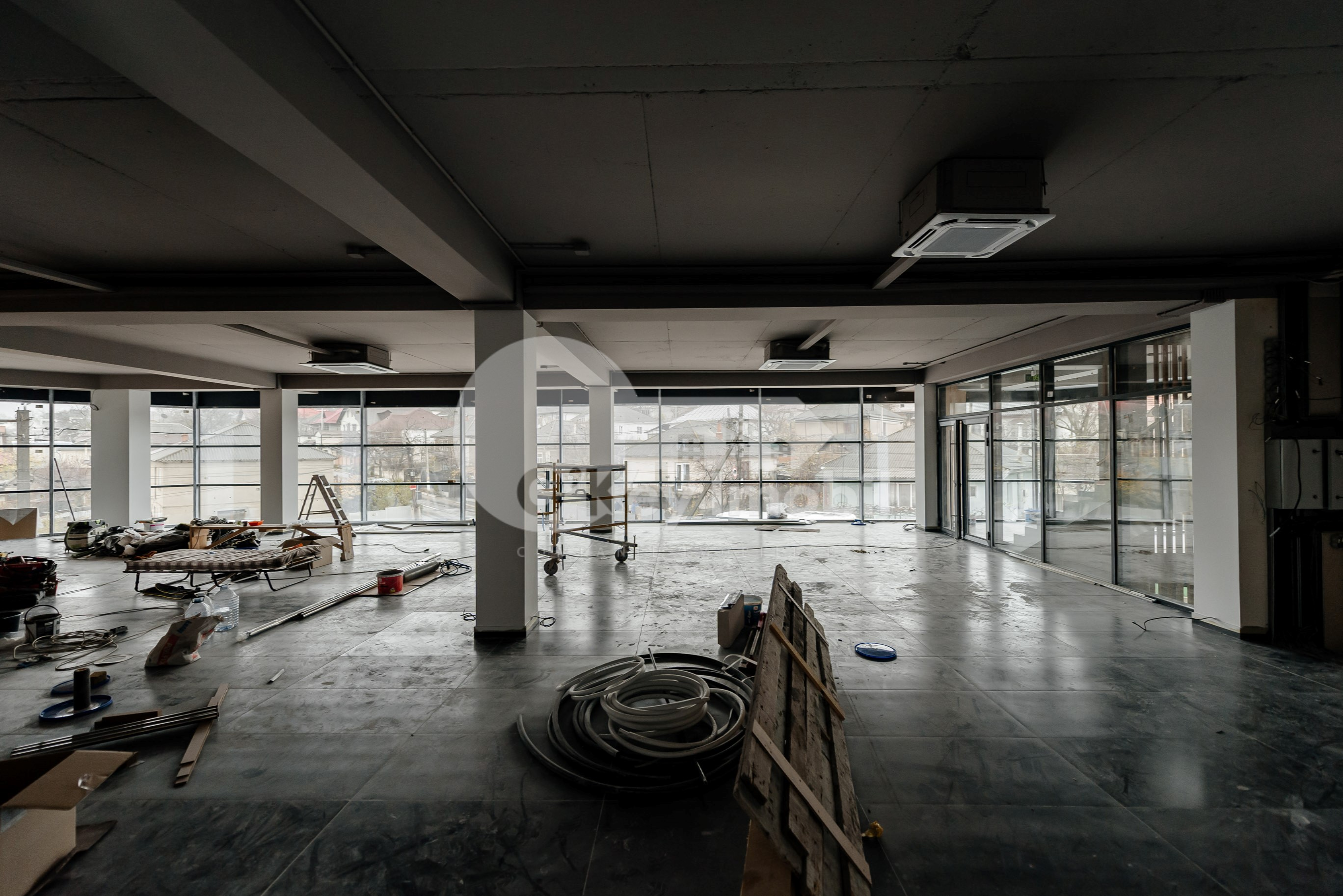 Spațiu comercial, STĂUCENI