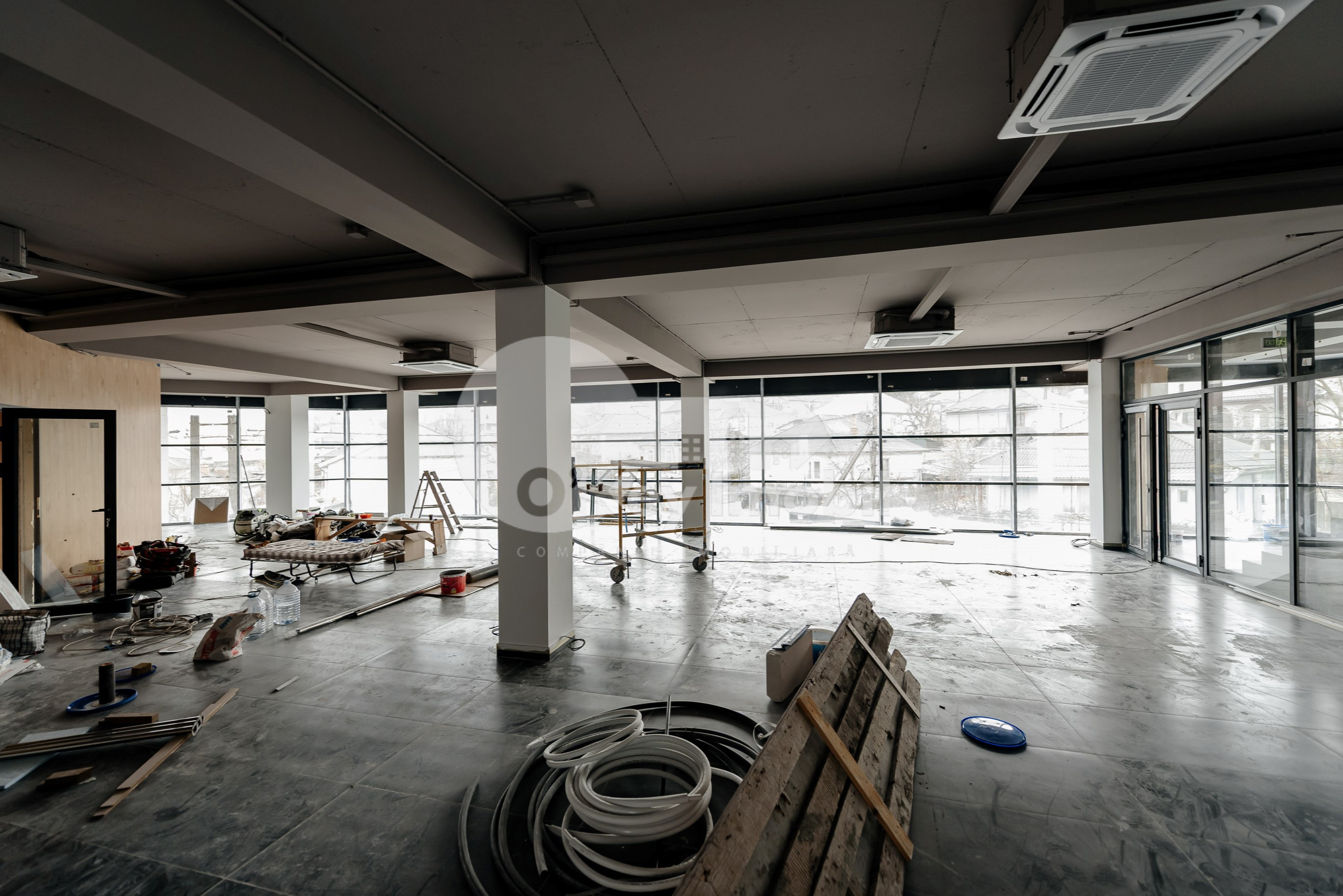 Spațiu comercial, STĂUCENI