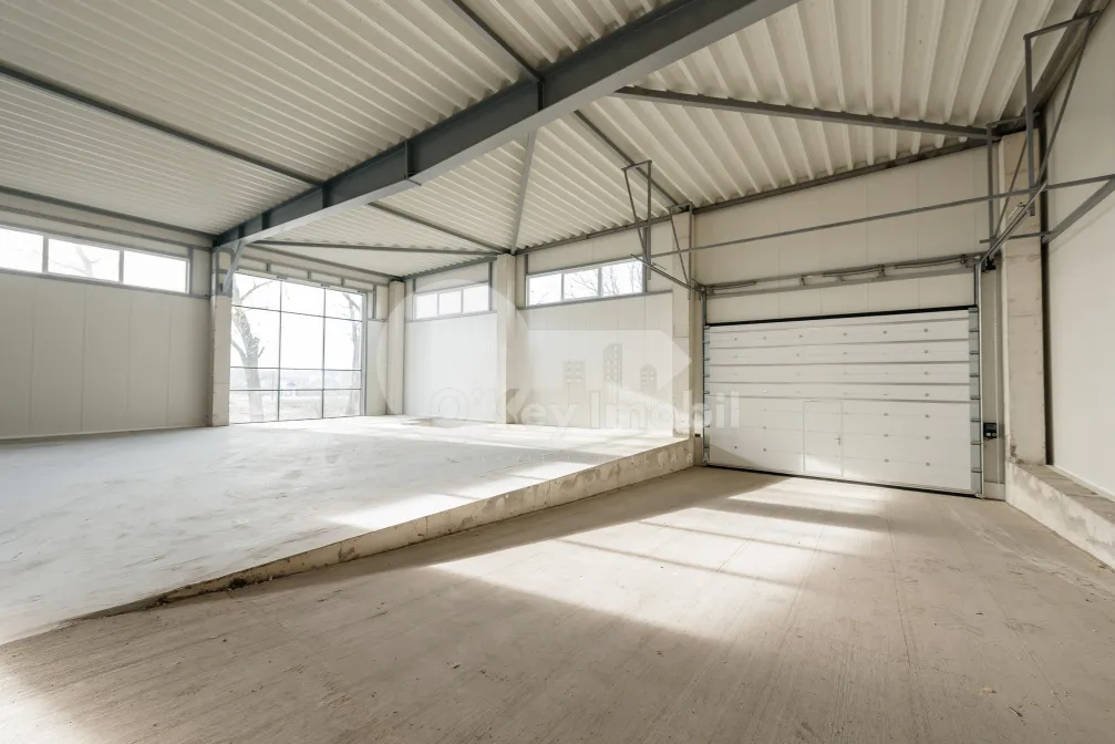 Склад, Чеканы, УЗИНЕЛОР