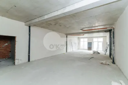 Spațiu comercial, STRĂȘENI