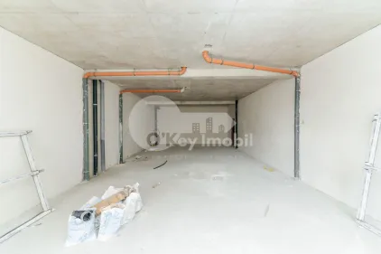 Spațiu comercial, STRĂȘENI