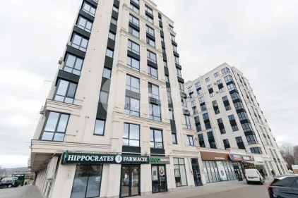 Spațiu comercial, STRĂȘENI