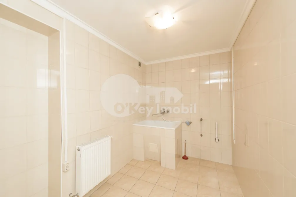 Комм. помещение, Рышкановка, СПАРТАКУС