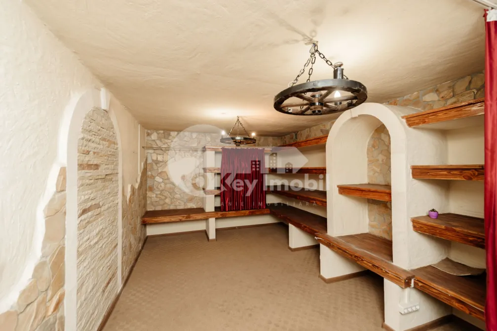 Комм. помещение, Рышкановка, СПАРТАКУС