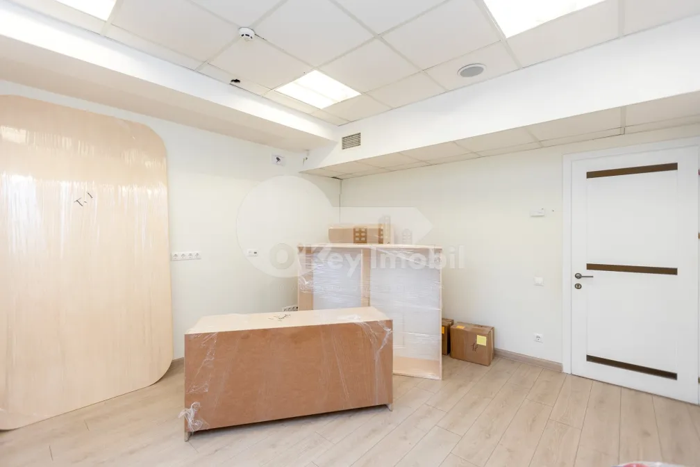 Офис, Центр, МИХАЙ ВИТЯЗУЛ