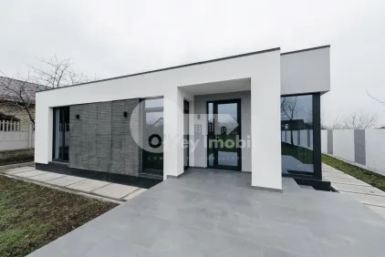 Дом, КОЖУШНА