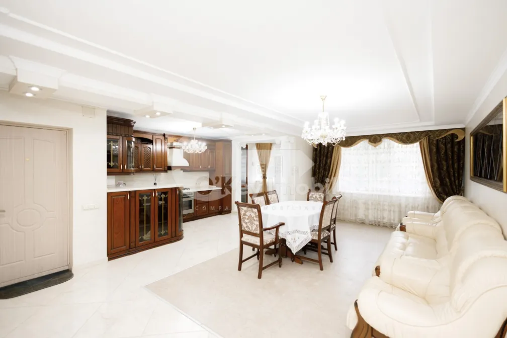 Apartament, Poșta Veche