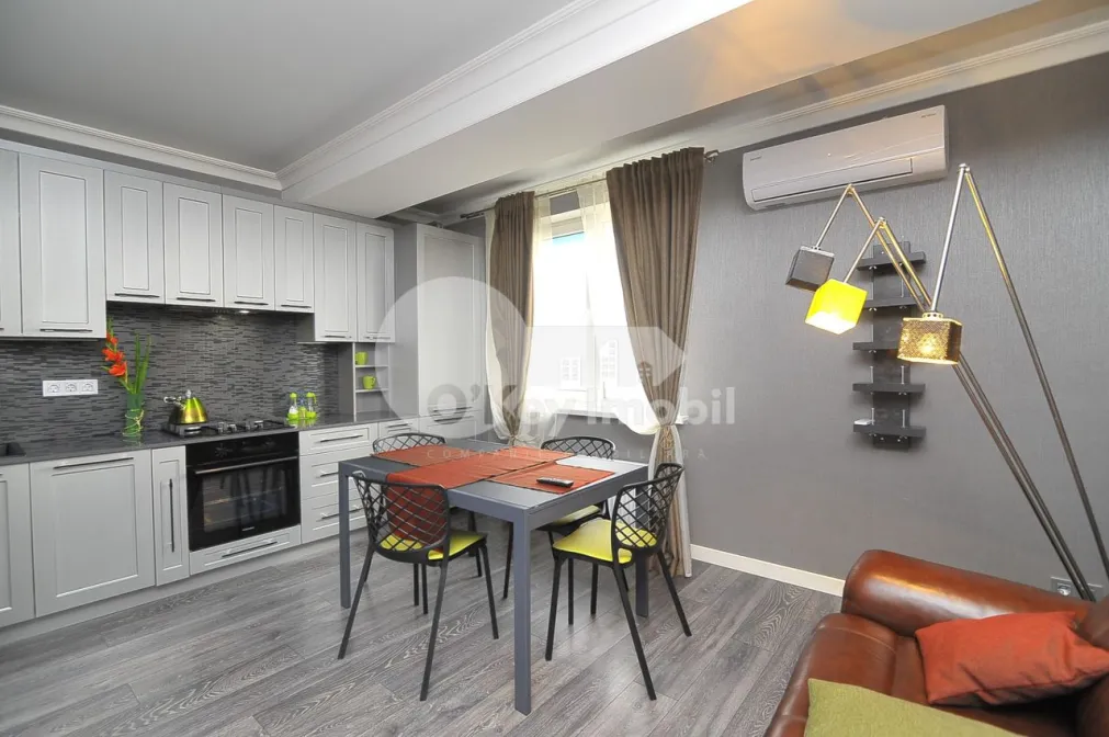 Apartament, Centru, MELESTIU