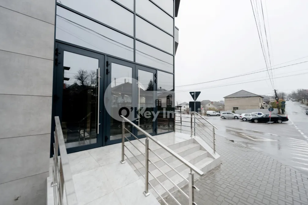 Spațiu comercial, STĂUCENI