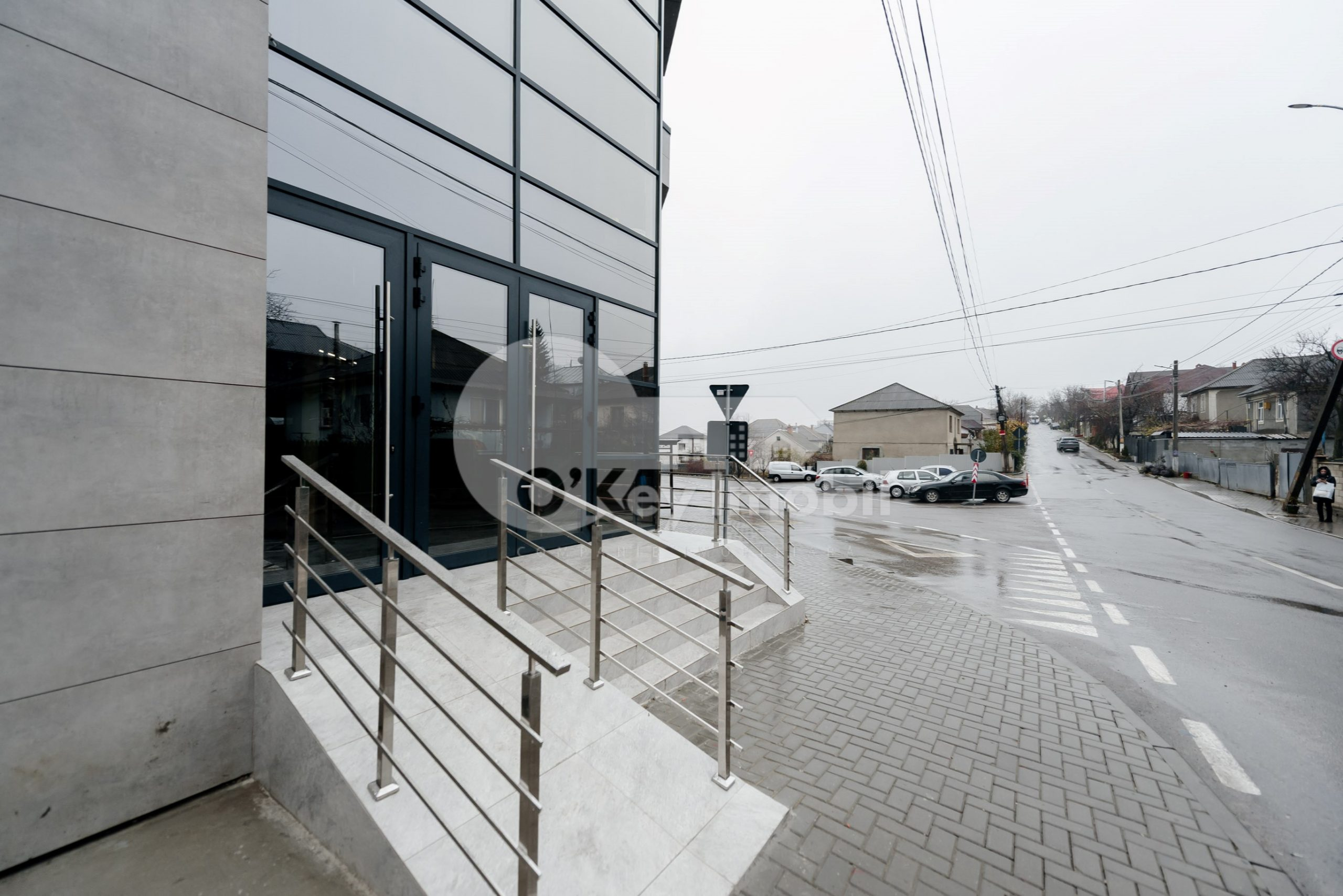 Spațiu comercial, STĂUCENI