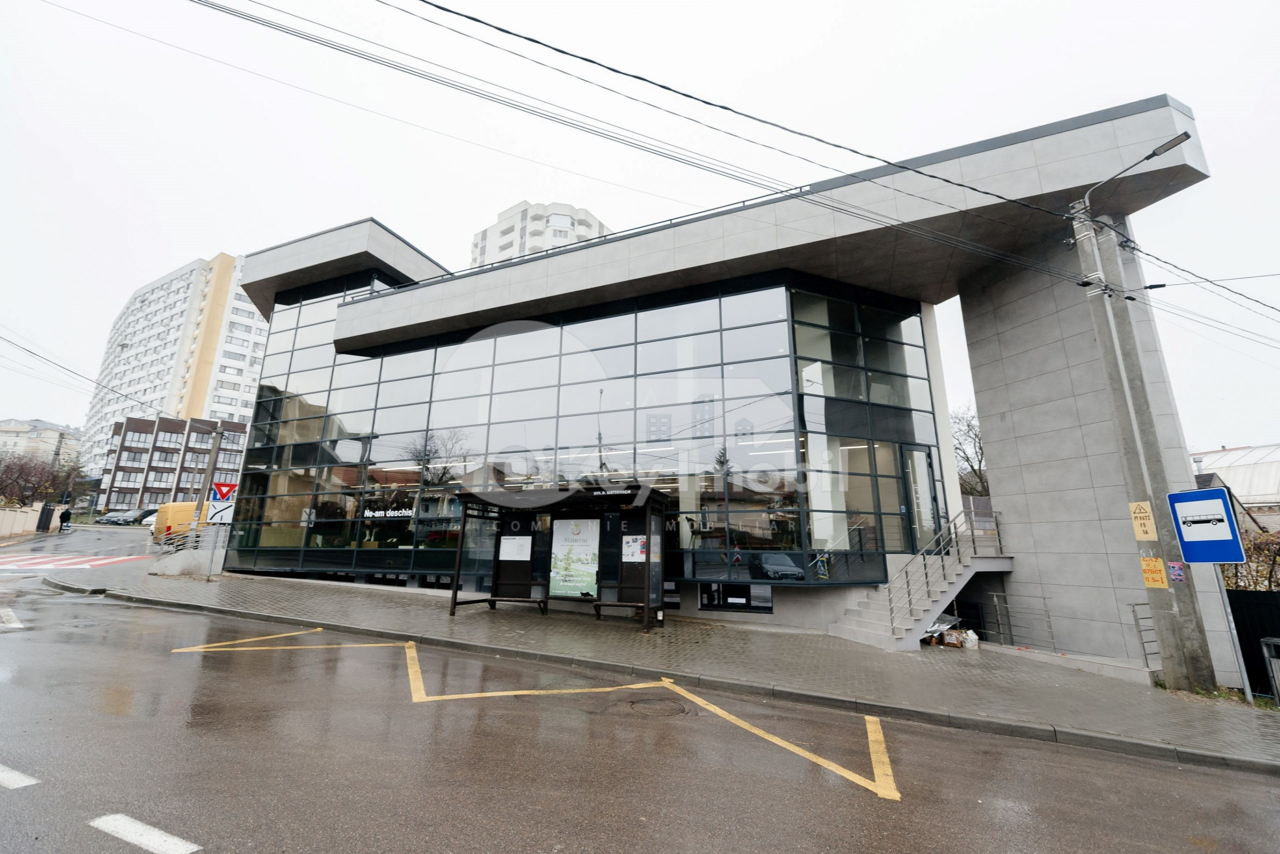 Spațiu comercial, STĂUCENI