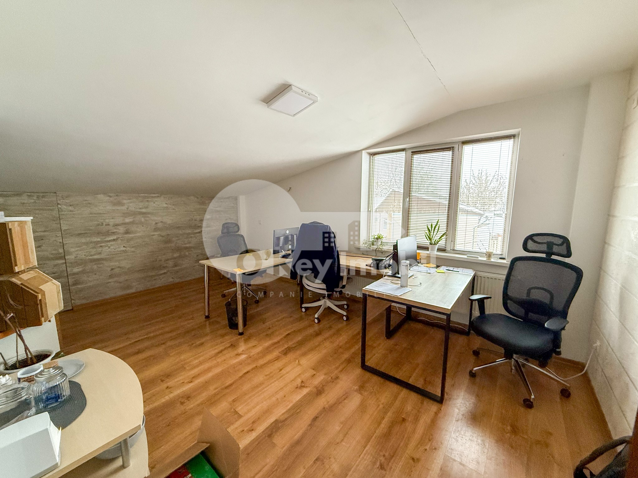 Oficiu, Centru, ARMENEASCĂ