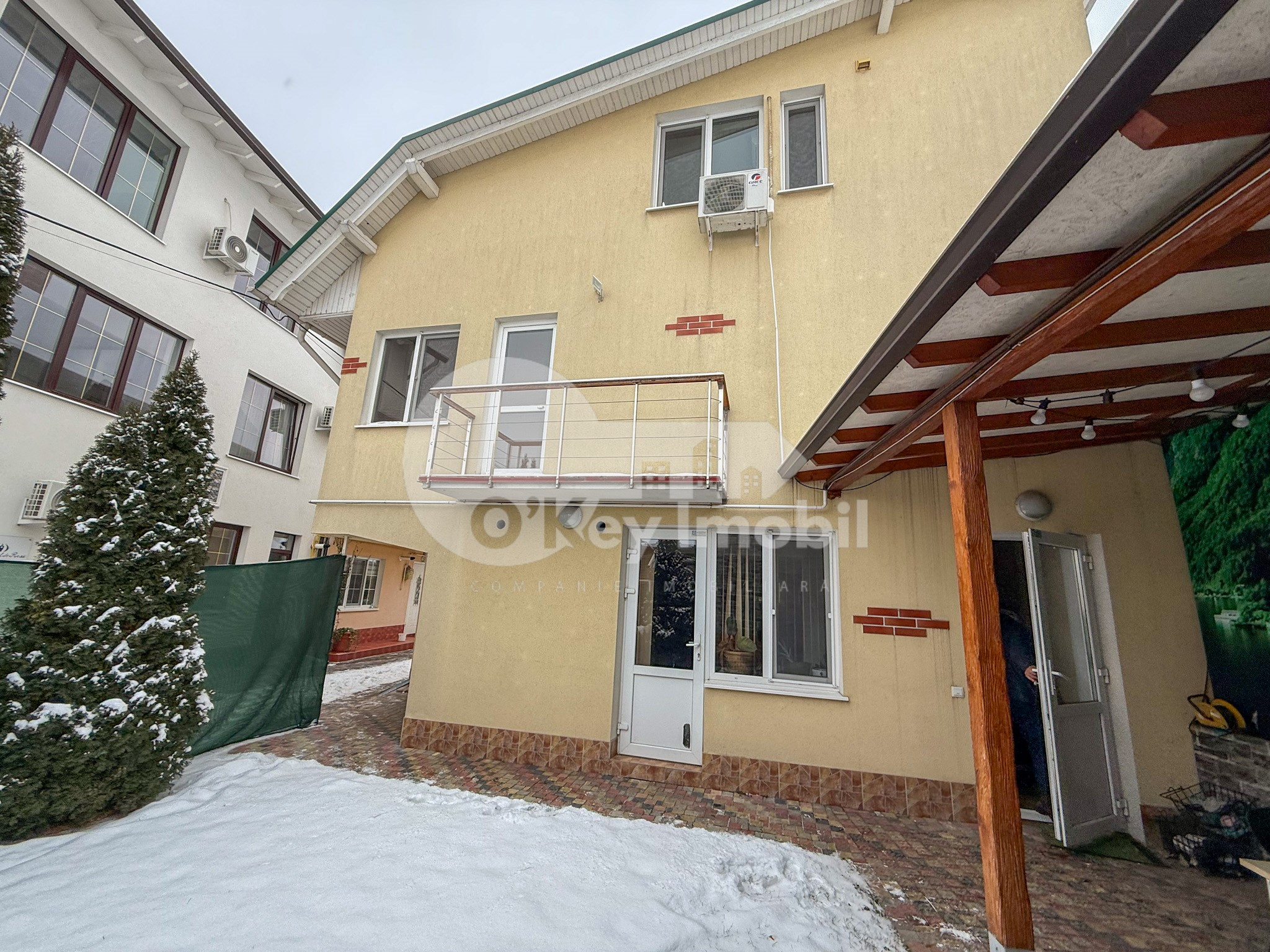 Oficiu, Centru, ARMENEASCĂ