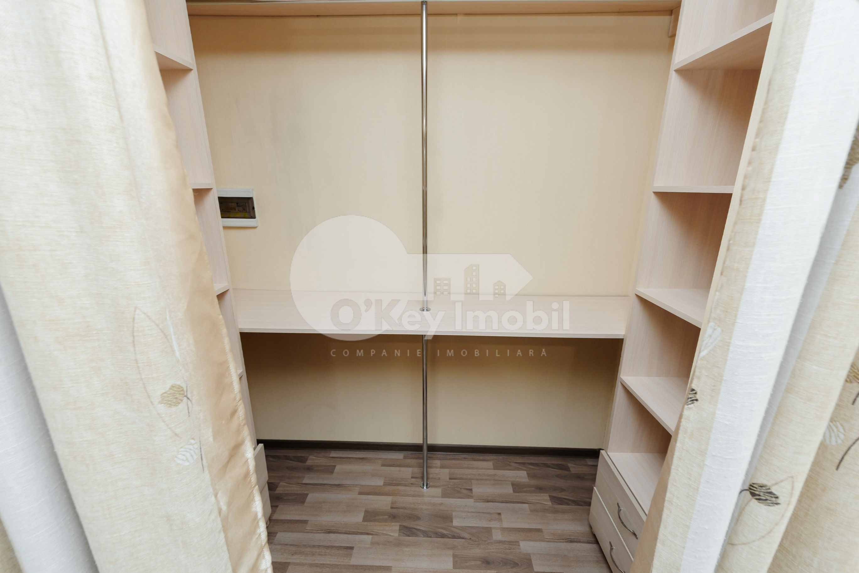 Apartament, Buiucani, LIVIU DELEANU